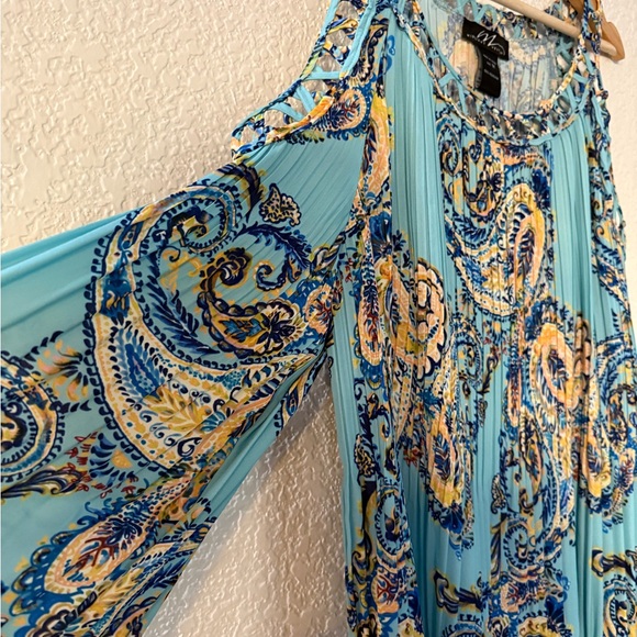 Midnight Velvet Teal Paisley Cold-Shoulder Pleated Blouse - Picture 14 of 16